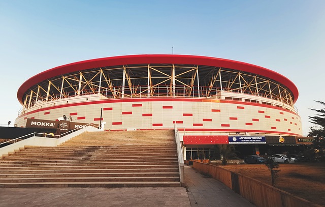 快船與掘金的對決回顧：熱血沸騰的比賽時刻 首發陣容穩健 威震天主宰關鍵時刻.